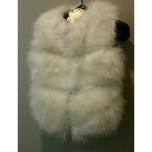 VEGAN LEATHER FAUX FUR VEST VERY REALUSTIC NWT